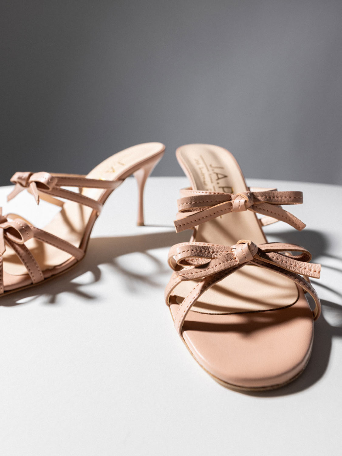 JAP μπεζ mules
