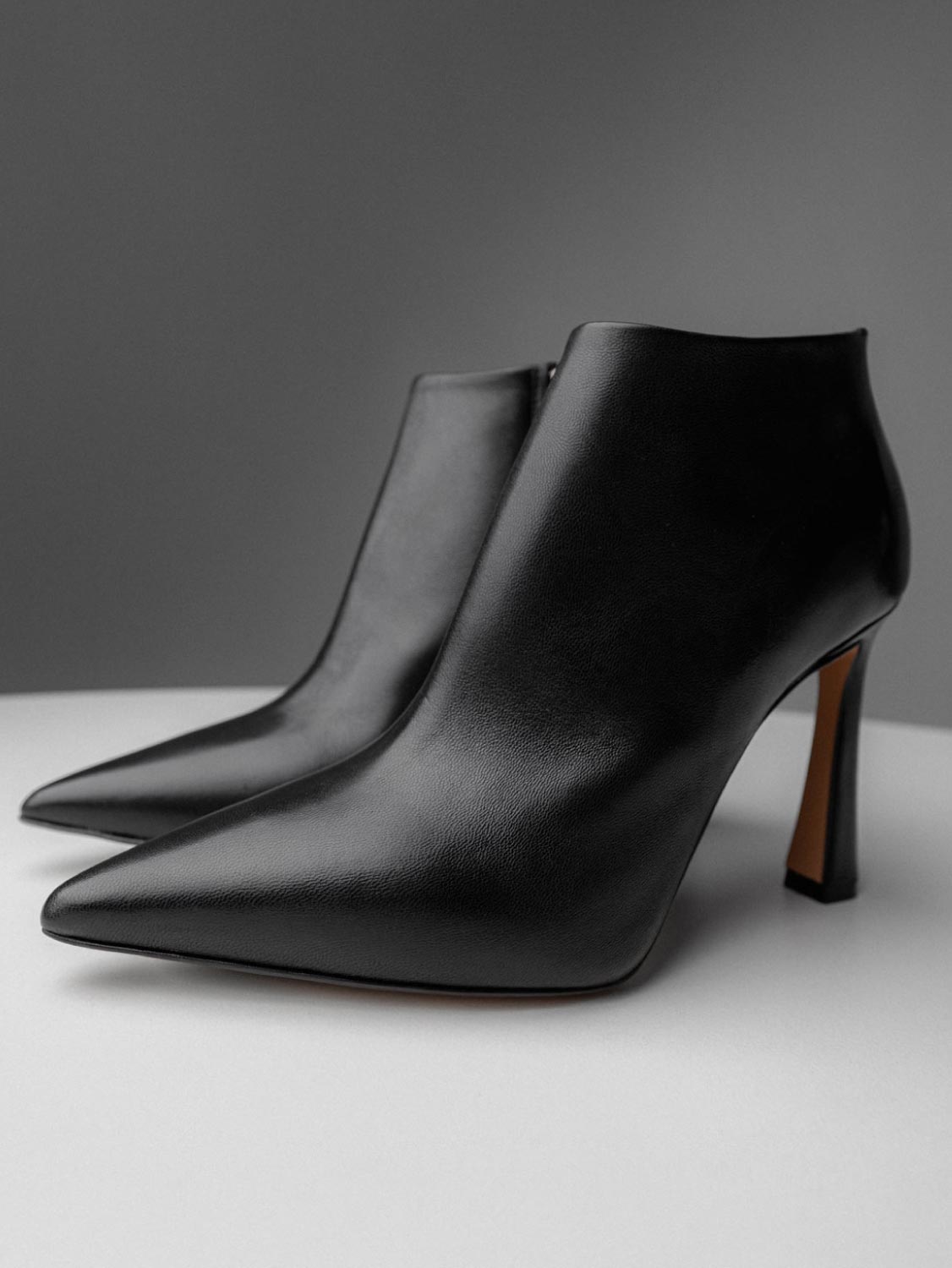 Δερμάτινα ankle μποτάκια σε μαύρο χρώμα – Karida Shoes